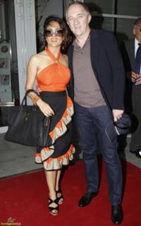 Salma Hayek feet photo thumbnail