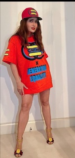 Salma Hayek feet photo thumbnail