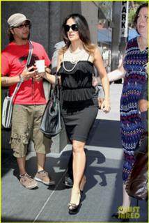 Salma Hayek feet photo thumbnail