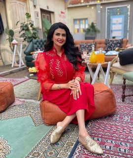 Salma Rachid feet photo 1