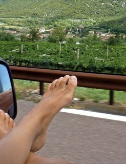 Salomé Saqué feet photo 2
