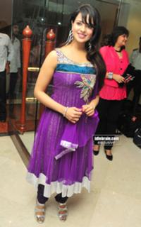 Saloni Aswani feet photo 9