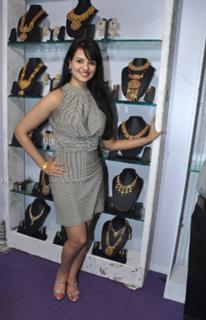Saloni Aswani feet photo 3