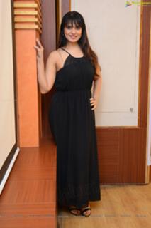 Saloni Aswani feet photo 16