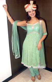 Saloni Aswani feet photo 7