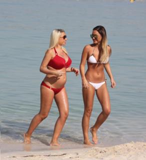 Sam Faiers feet photo thumbnail