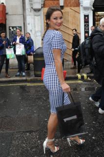 Sam Faiers feet photo thumbnail