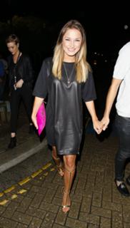 Sam Faiers feet photo thumbnail