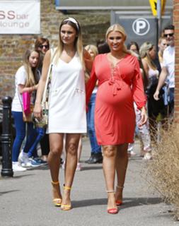 Sam Faiers feet photo thumbnail