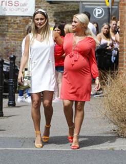 Sam Faiers feet photo thumbnail