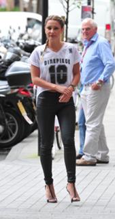 Sam Faiers feet photo thumbnail