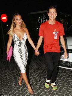 Sam Faiers feet photo thumbnail