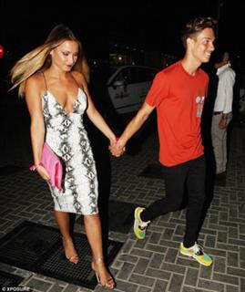 Sam Faiers feet photo thumbnail
