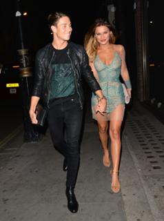 Sam Faiers feet photo thumbnail