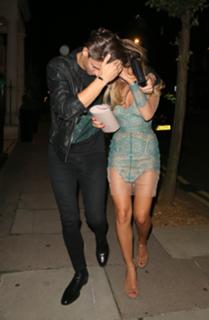 Sam Faiers feet photo thumbnail