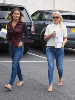 Sam Faiers feet photo thumbnail