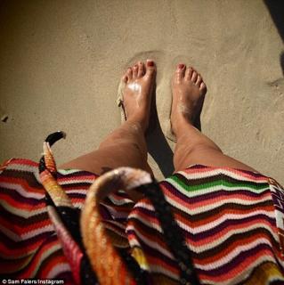 Sam Faiers feet photo thumbnail