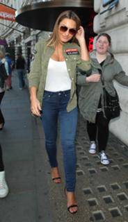 Sam Faiers feet photo thumbnail