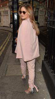 Sam Faiers feet photo thumbnail