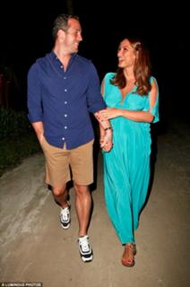 Sam Faiers feet photo thumbnail