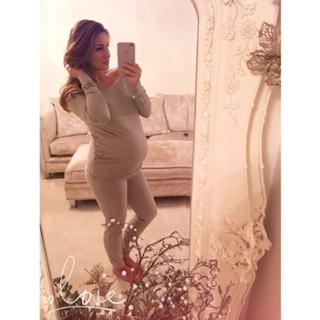 Sam Faiers feet photo thumbnail