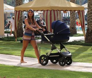 Sam Faiers feet photo thumbnail