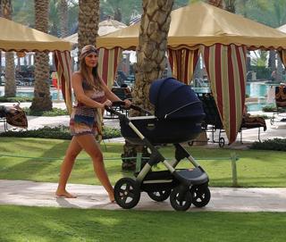 Sam Faiers feet photo thumbnail