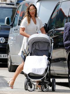 Sam Faiers feet photo thumbnail