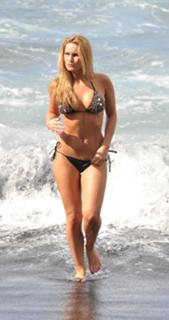 Sam Faiers feet photo thumbnail