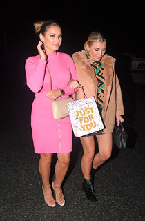 Sam Faiers feet photo thumbnail