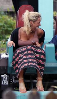 Sam Faiers feet photo thumbnail