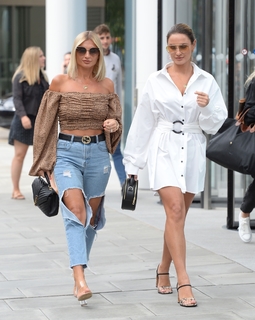 Sam Faiers feet photo thumbnail