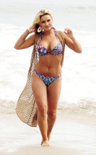 Sam Faiers feet photo thumbnail