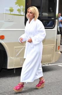 Sam Faiers feet photo thumbnail