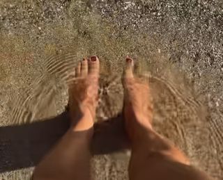 Sam Faiers feet photo 4