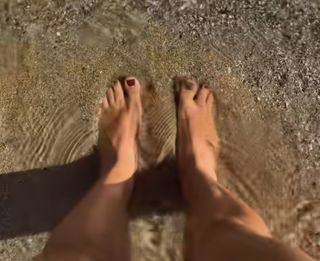 Sam Faiers feet photo 3