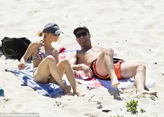 Sam Frost feet photo 14