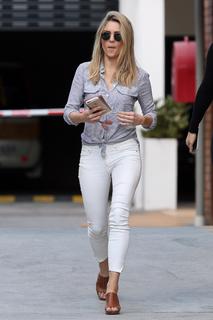 Sam Frost feet photo 10