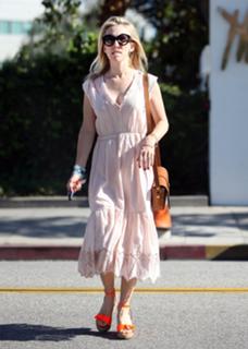 Sam Taylor-Johnson feet photo 11