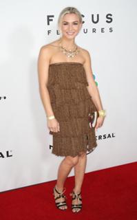 Samaire Armstrong feet photo thumbnail