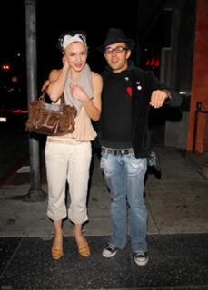 Samaire Armstrong feet photo thumbnail