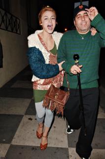 Samaire Armstrong feet photo thumbnail