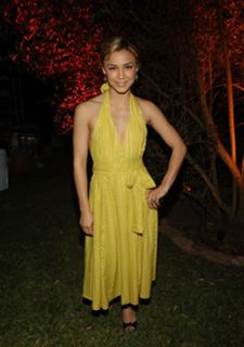 Samaire Armstrong feet photo thumbnail