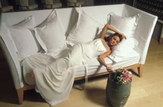 Samaire Armstrong feet photo thumbnail