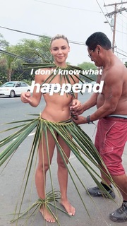 Samaire Armstrong feet photo thumbnail