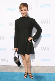 Samaire Armstrong feet photo thumbnail