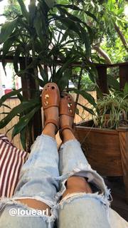 Samaire Armstrong feet photo thumbnail