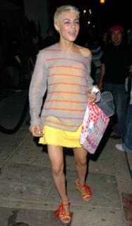 Samaire Armstrong feet photo thumbnail