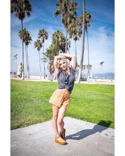 Samaire Armstrong feet photo thumbnail