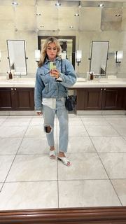 Samaire Armstrong feet photo thumbnail